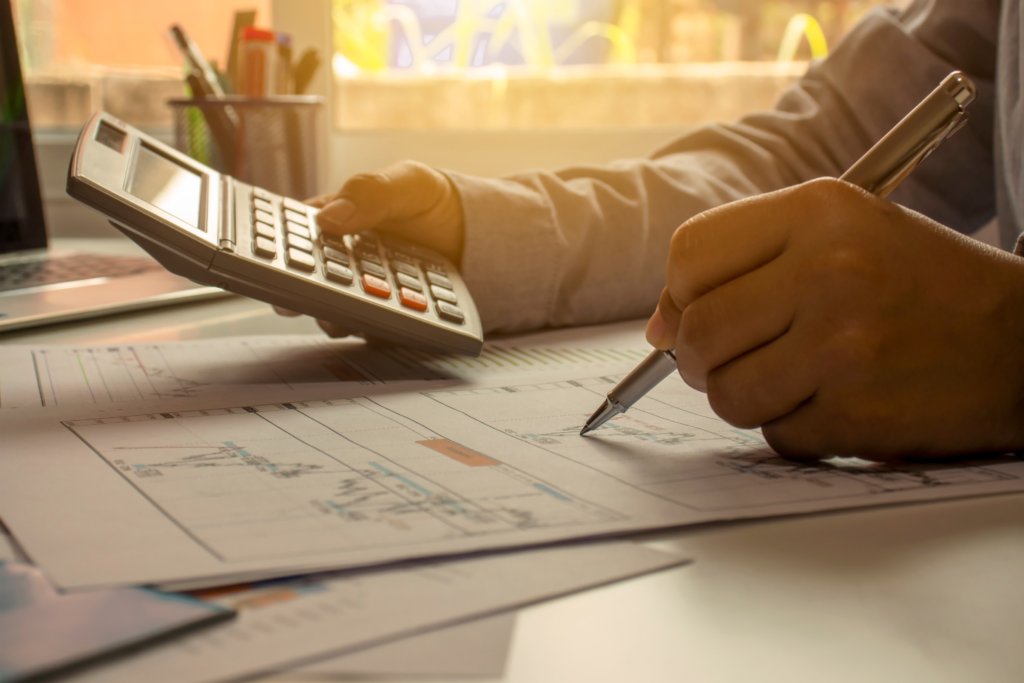 Descubra como lidar com dívidas no relacionamento sem prejudicar o amor e encontre a harmonia financeira no casamento.
