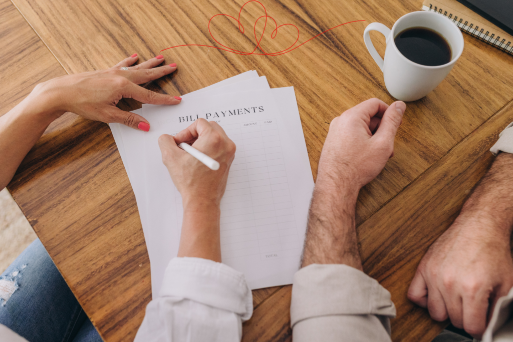 Aprenda as melhores regras para dividir despesas no casamento e evitar brigas. Dicas simples que ajudam a organizar as finanças e fortalecer o relacionamento.